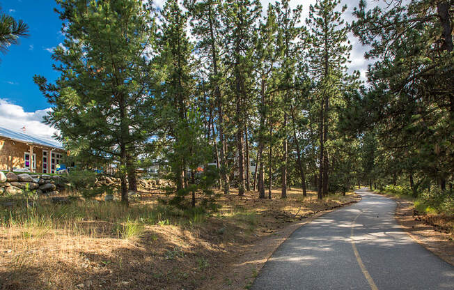 River House Apartments Spokane Valley, Washington Road and Trailhead