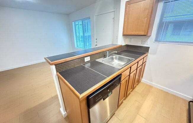 1 bed, 1 bath, 580 sqft, $1,299, Unit PEN-106A