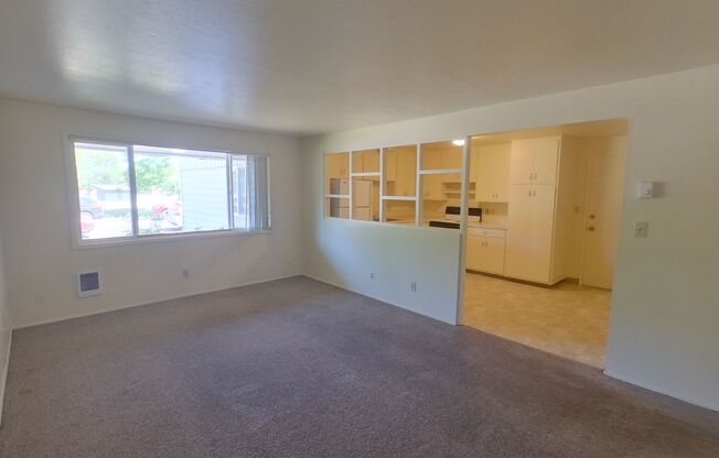 2 beds, 1 bath, 950 sqft, $1,500, Unit 2