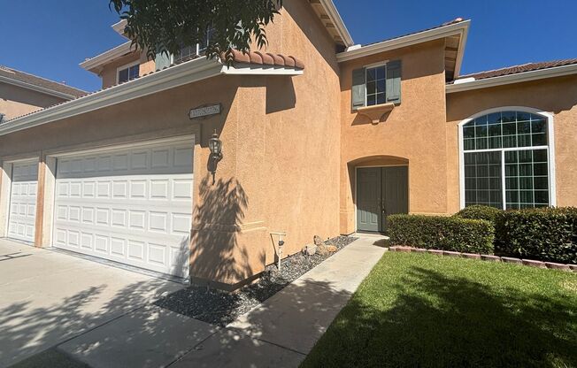 Beautiful Four Bedroom Four Bathroom Home in Murrieta!