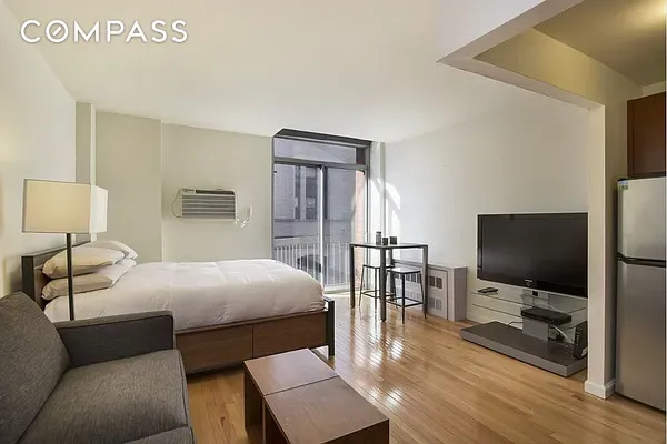 Studio, 1 bath, $3,500, Unit 2L