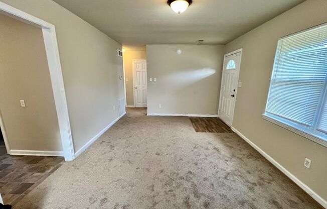 Newly refreshed 2bdr/1bdt house in Kansas City, KS