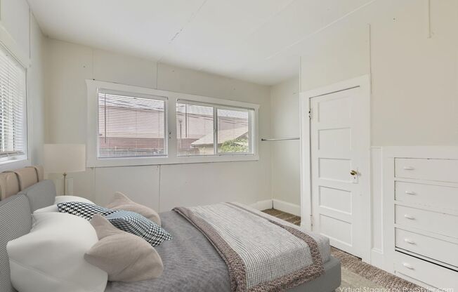 Cozy 2 bedroom 1 bath *Application fee waived*