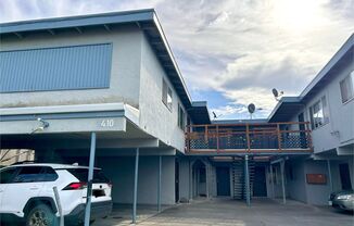 Spacious & Sunny 2 Bed, 1 Bath Apartment in Richmond with Private Outdoor Oasis!