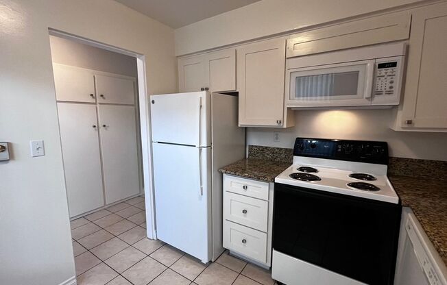 2 beds, 1 bath, $3,425, Unit 204