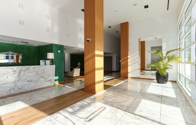 Full Service Luxury Living w/City Views, In Unit Laundry, PET OK – PROGRESSIVE