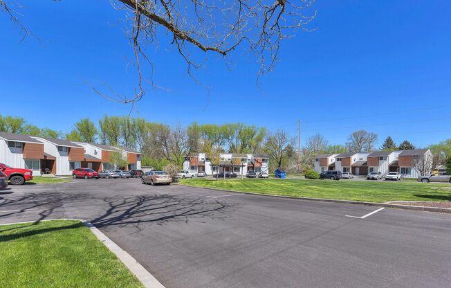 3 beds, 1.5 baths, 1,200 sqft, $1,750, Unit 5454-3