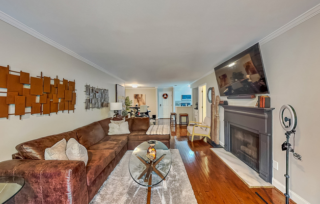 3104 PINE HTS DR NE