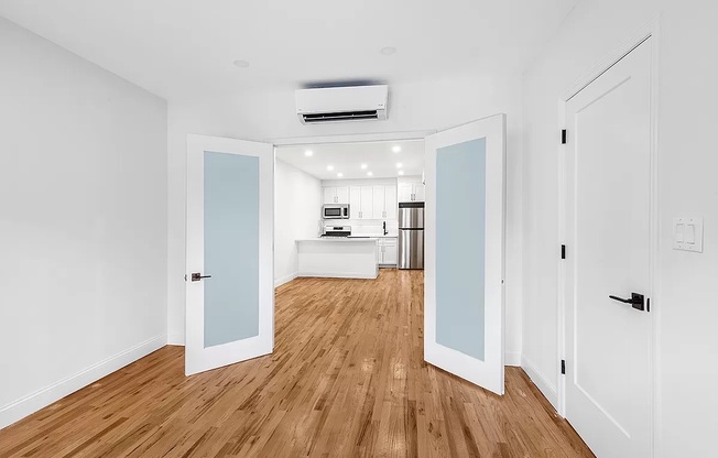 1097 PARK PL
