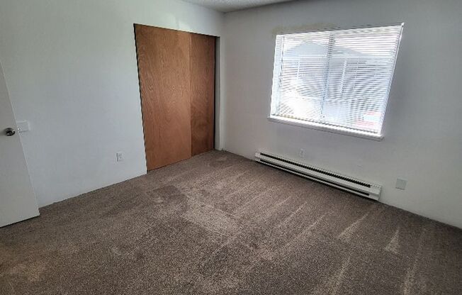 2 beds, 1 bath, 900 sqft, $1,195, Unit #20