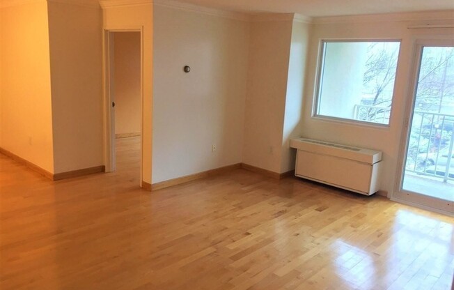 2 beds, 2 baths, 1,055 sqft, $2,400, Unit 318