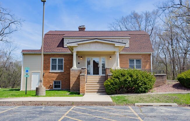 1305 Oswego Rd., Naperville, Illinois 60540