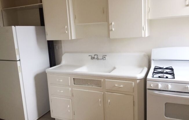 2 beds, 2 baths, 775 sqft, $1,875, Unit 410