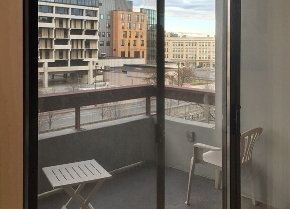 2 beds, 1 bath, 885 sqft, $4,100, Unit 409