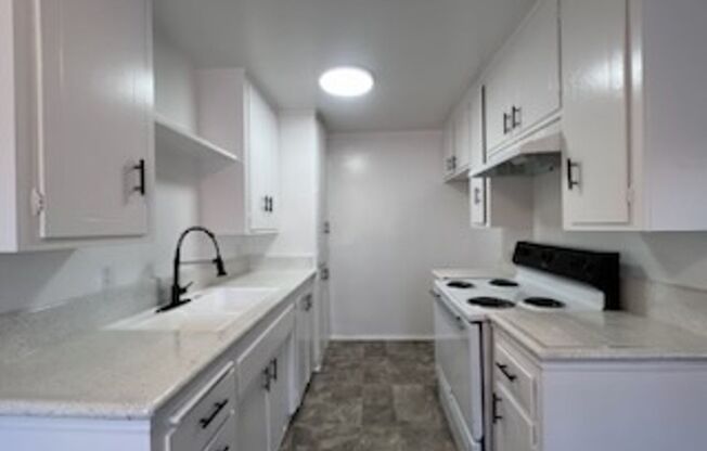 1 bed, 1 bath, $1,950, Unit 23