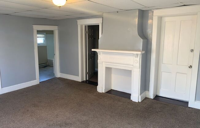 2 beds, 1 bath, 900 sqft, $1,200