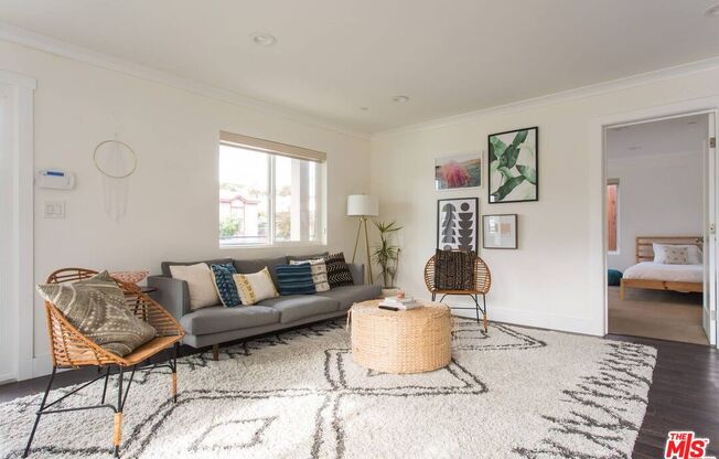 4459 LEXINGTON AVE