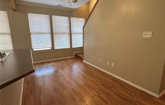 4600 Gaston Ave