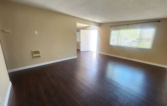 2 beds, 1 bath, $1,600