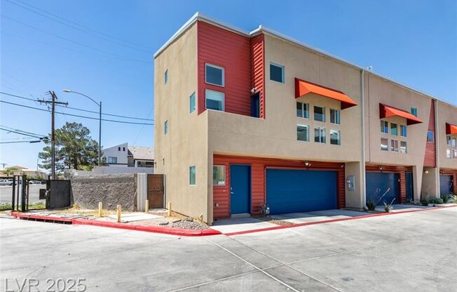 Modern multi-level city loft near the downtown arts district!