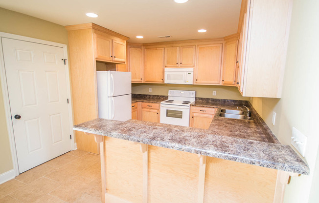 2 beds, 2 baths, $1,300