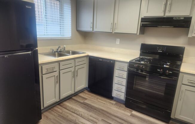 2 beds, 1 bath, 1,047 sqft, $1,425, Unit WG1-4