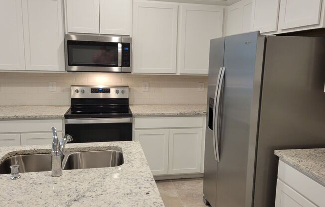 Annual unfurnished BRAND NEW townhome off Fruitville near I-75!