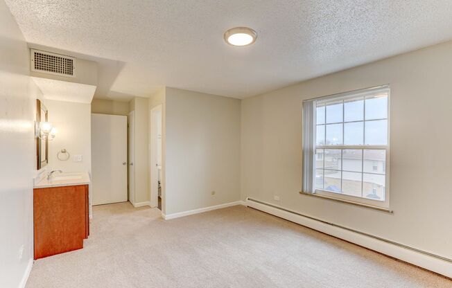 2 beds, 2 baths, 1,008 sqft, $1,550, Unit 60201