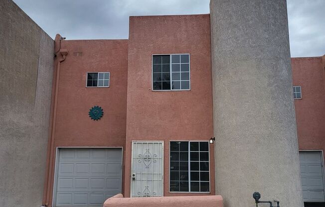 North valley 3 bedroom 2/BA 1245/sf 1/CG 2/story Thownhouse Move-in Special