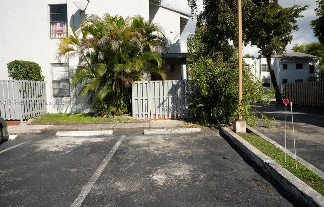 10550 NW 7th Ter # B7