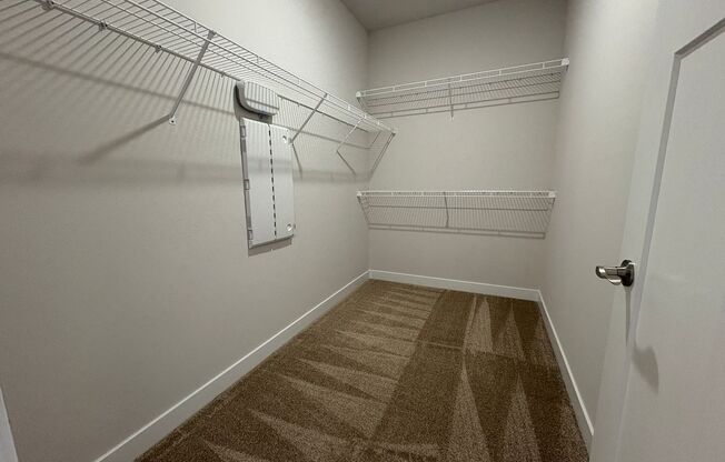 1 bed, 1 bath, 885 sqft, $1,645, Unit 5117-103