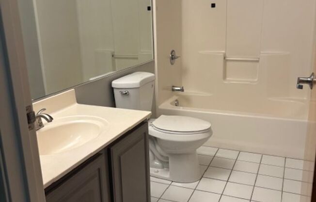 1 bed, 1 bath, 630 sqft, $1,259, Unit 917