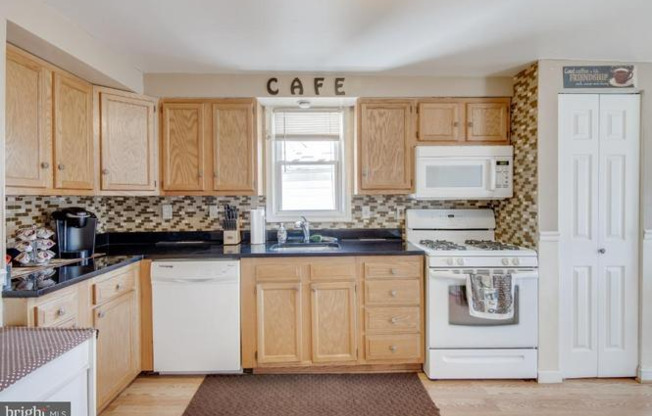 43 WATERVIEW RD