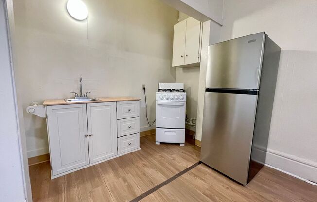 Studio, 1 bath, 194 sqft, $630, Unit 416
