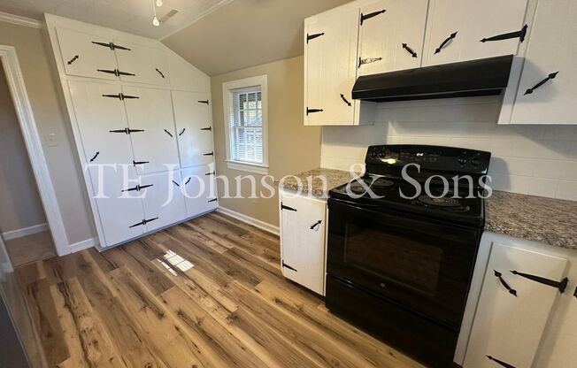 1 bed, 1 bath, $895, Unit 1920-D