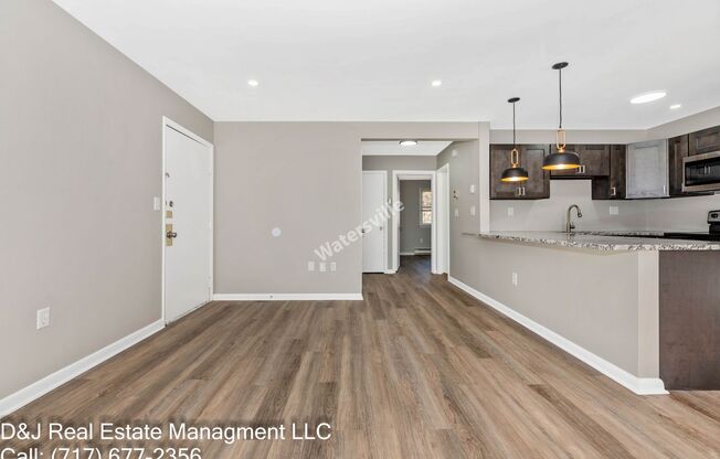 2 beds, 1 bath, 900 sqft, $1,195, Unit Apartment 2