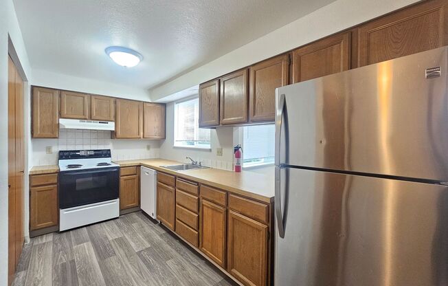 2 beds, 1 bath, $1,095, Unit 2237