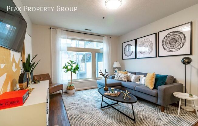 259 E 12 AVE 
