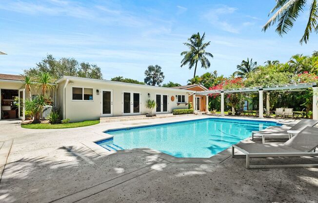 Stunning 4BR/3BA Pool Home with Outdoor Oasis in Prime Palmetto Bay