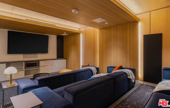 1 bed, 1 bath, 512 sqft, $2,695, Unit 502