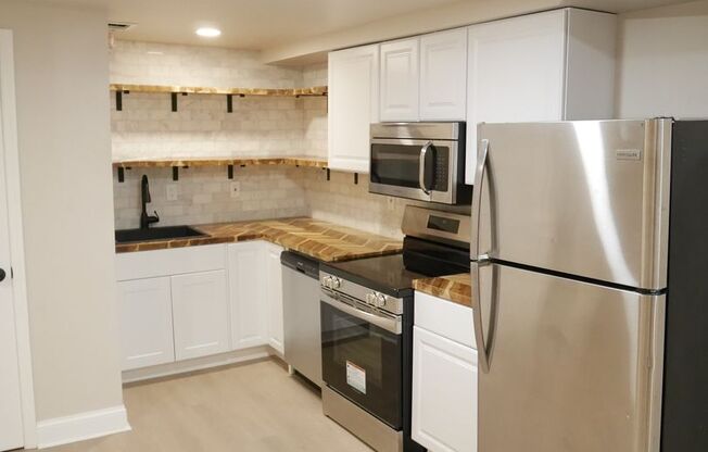 1 bed, 2 baths, 1,450 sqft, $1,275, Unit Apt 936A