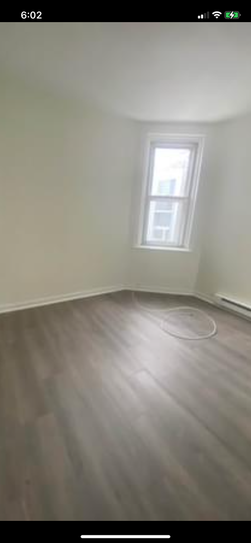 3 beds, 1 bath, $1,200