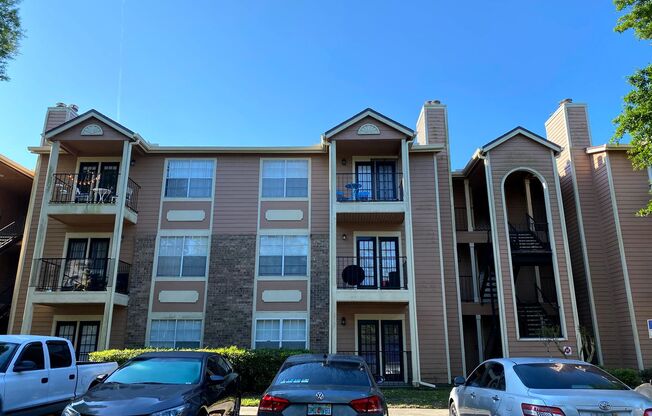 1 bed, 1 bath, $1,295, Unit r2550n2111