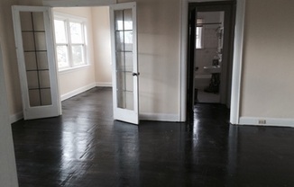 2 beds, 1 bath, 700 sqft, $900, Unit 14