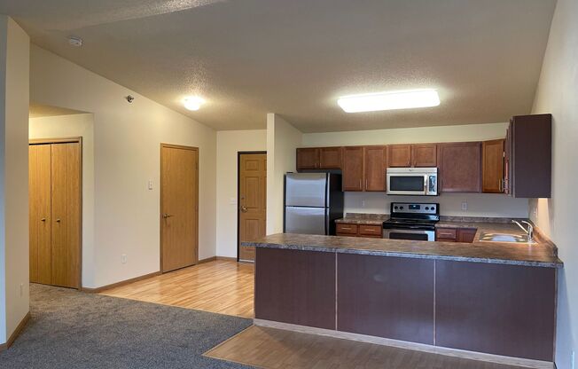 3 beds, 2 baths, 1,170 sqft, $1,345, Unit 5160-211