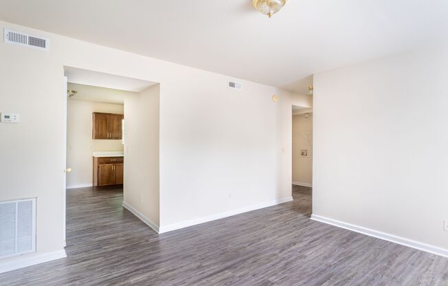 2 beds, 2 baths, $950, Unit 31-B