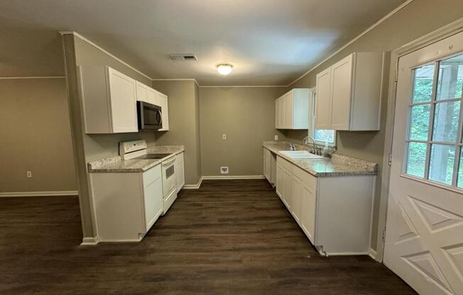 204 MIKE ST