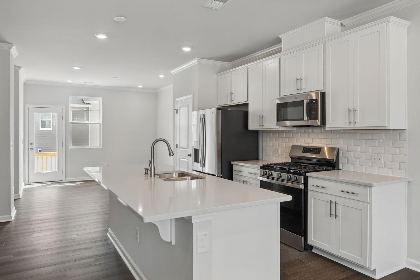 Brand new 3BR/2.5BA Townhouse in Apex! Available NOW!