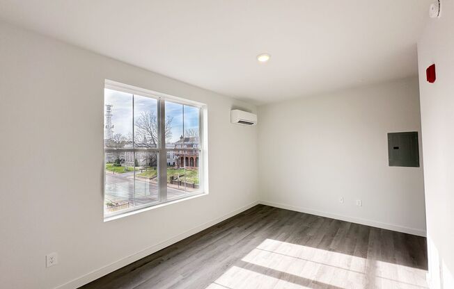 1 bed, 1 bath, 743 sqft, $1,295, Unit 315