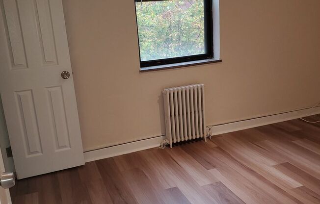 2 beds, 1 bath, 800 sqft, $1,720, Unit 6224 Fifth Ave. #112H